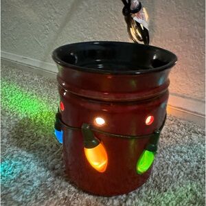 Scentsy Holiday Lights Full size wax warmer Christmas.